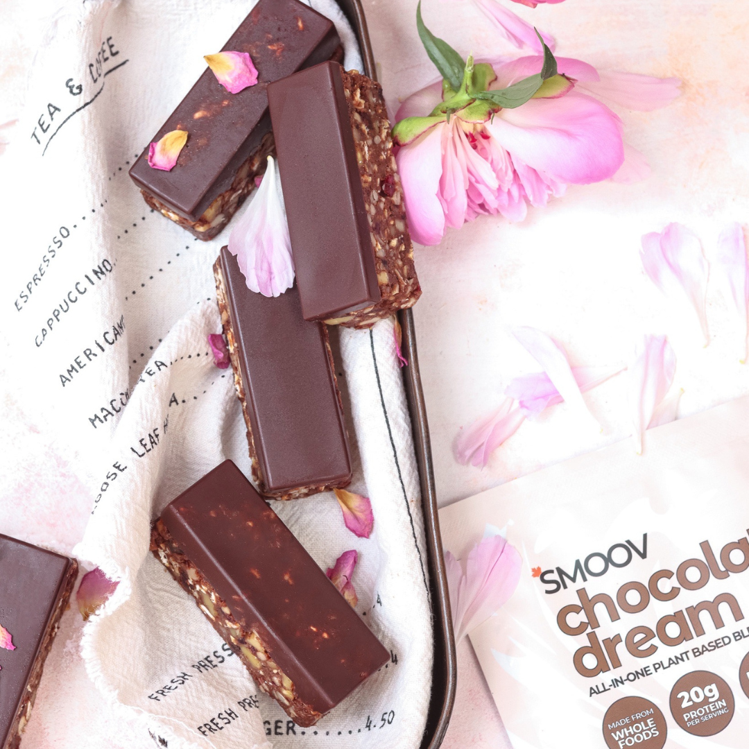 These bars are a delicious grab & go snack to put your chocolatey cravings in check.